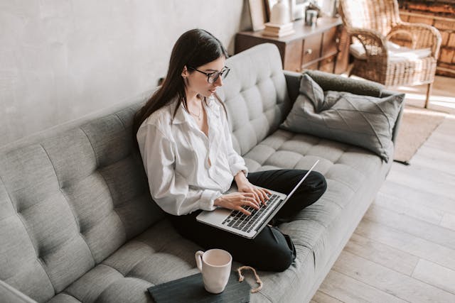 Name Your Freelance Business the Smart Way: A Definitive Guide to Breakthrough Solo Branding